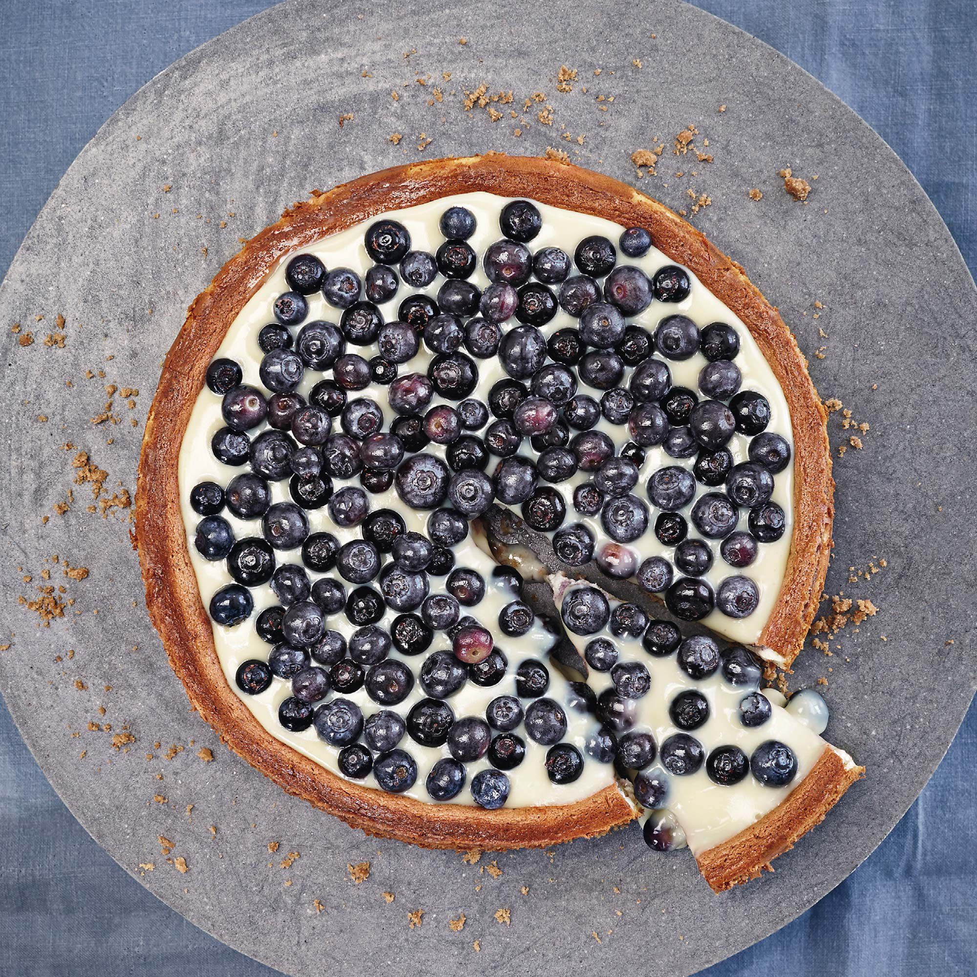 White Chocolate Blueberry Cheesecake, , hi-res