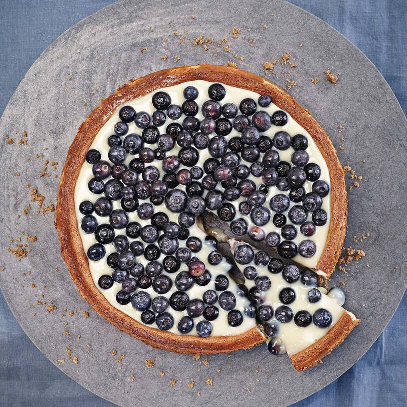 White Chocolate Blueberry Cheesecake, , hi-res