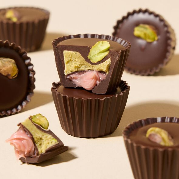 Raspberry &amp; Pistachio Chocolate Selector, , hi-res