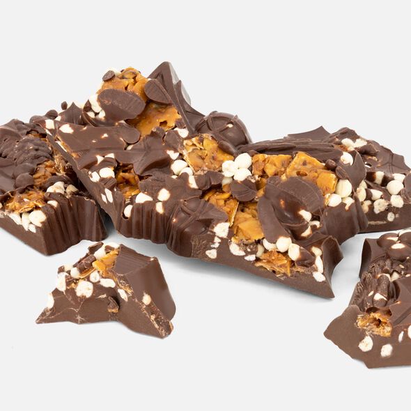 Large Festive Wreath &ndash; Milk, , hi-res