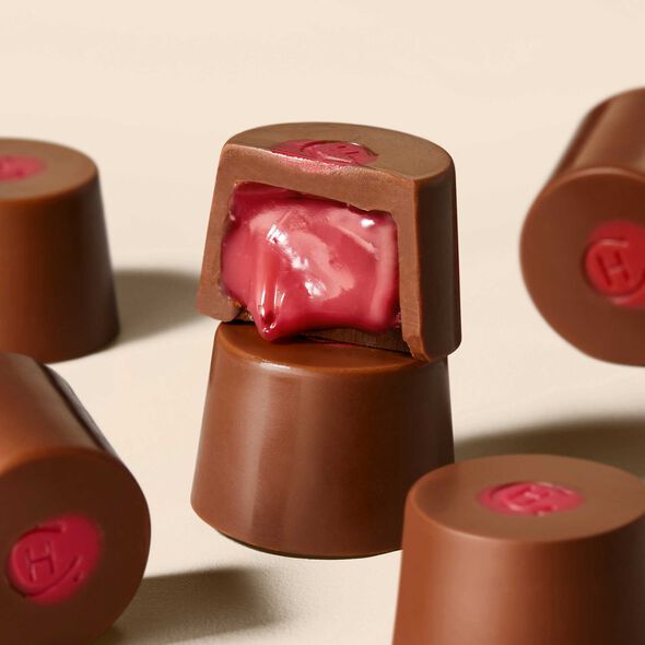 Raspberry Smoothie Chocolates Selector, , hi-res