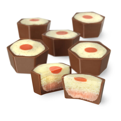 Rhubarb &amp; Custard Chocolate Selector, , hi-res