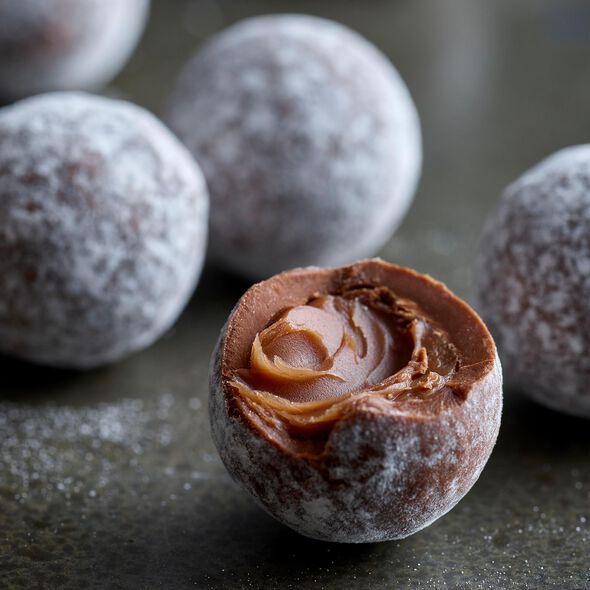 Classic Champagne Truffle Tin, , hi-res